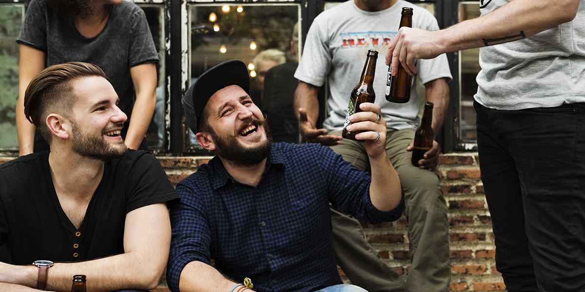 https://bandrtequiladistributors.com/wp-content/uploads/2017/05/hero_home_beer_02-story-01.jpg