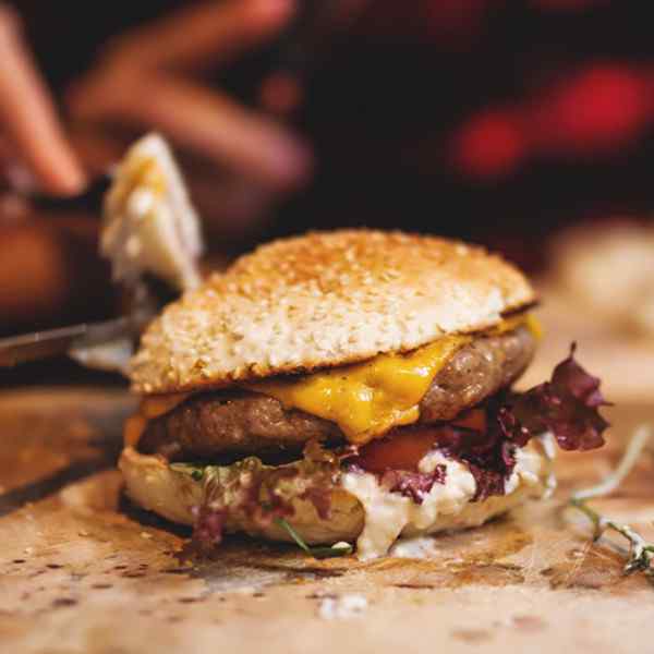 https://bandrtequiladistributors.com/wp-content/uploads/2017/05/inner_cell_burger_1.jpg